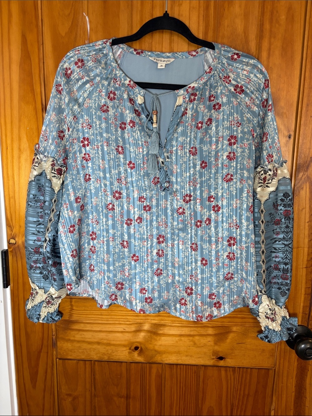 Frye & Co Blue Red Floral Peasant top puff sleeves poet medium tie front